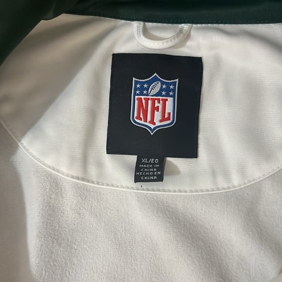 Green Bay Packers Embroidered NFL jacket - Picture 7 of 10